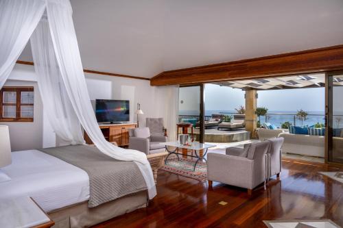 Coral Beach Hotel and Resort in Peyia Coral Beach Hotel and Resort in Peyia