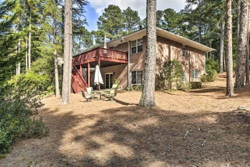 Rustic Escape w Game Room and Modern Amenities in 松林市 Rustic Escape w Game Room and Modern Amenities in 松林市