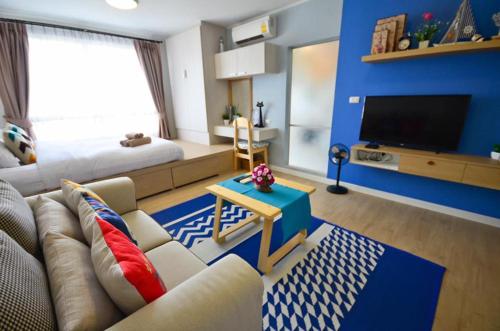 This photo about Cozy Sea View shared on HyHotel.com