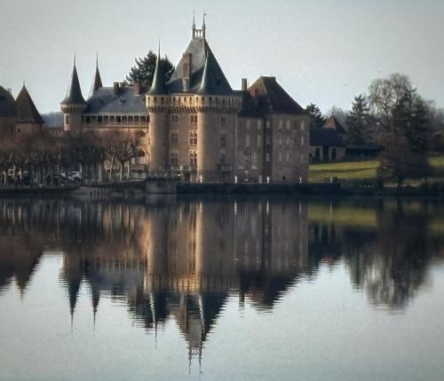 Közeli látványosságok, Chez Kapameï (Chez Kapamei) in La Clayette Közeli látványosságok, Chez Kapameï (Chez Kapamei) in La Clayette