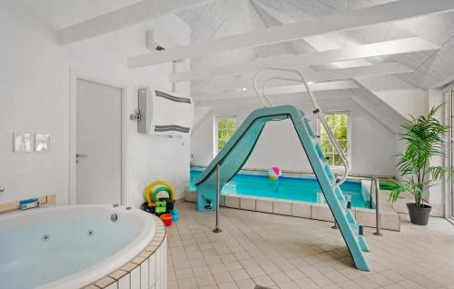 Swimming pool, Awesome Home In Væggerløse With Kitchen in Marielyst Swimming pool, Awesome Home In Væggerløse With Kitchen in Marielyst