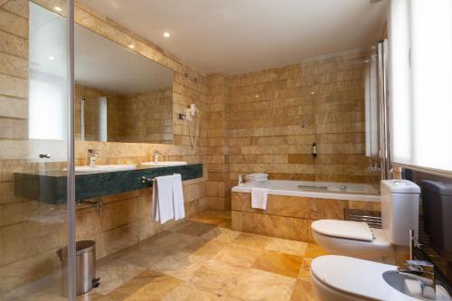 Bathroom, Hotel ITC Barcelona by Soho Boutique in Raval Bathroom, Hotel ITC Barcelona by Soho Boutique in Raval