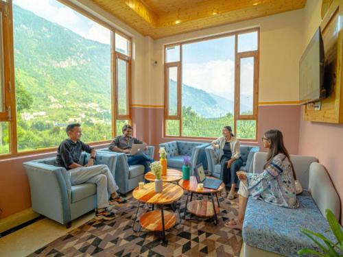Nas proximidades, The Hosteller Old Manali, Manu Temple in Manali Nas proximidades, The Hosteller Old Manali, Manu Temple in Manali