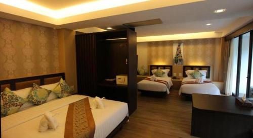 Phi Phi Nice Beach Hotel Hip