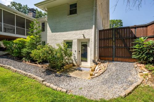 Modern 2BR Retreat Near Emory & Downtown ATL in Embry Hills Modern 2BR Retreat Near Emory & Downtown ATL in Embry Hills