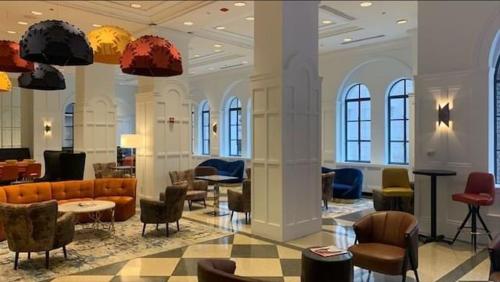 Vestibule, Warwick Allerton Hotel Chicago in Chicago (IL) Vestibule, Warwick Allerton Hotel Chicago in Chicago (IL)