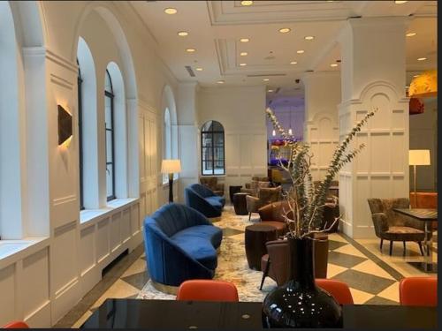 ردهة, Warwick Allerton Hotel Chicago in شيكاغو، الينوي ردهة, Warwick Allerton Hotel Chicago in شيكاغو، الينوي