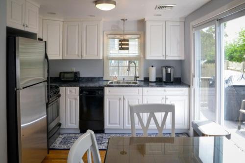 Coastal Haven in West Dennis (MA) Coastal Haven in West Dennis (MA)