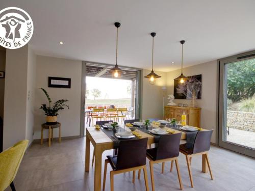 Gite moderne avec jardin, etang, terrasses et confort tout inclus a Montbrison - FR-1-496-157 in Montbrison Gite moderne avec jardin, etang, terrasses et confort tout inclus a Montbrison - FR-1-496-157 in Montbrison