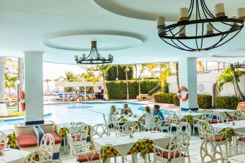 레스토랑, 호텔 올레 카리브 (Hotel Ole Caribe) in 마쿠토 레스토랑, 호텔 올레 카리브 (Hotel Ole Caribe) in 마쿠토