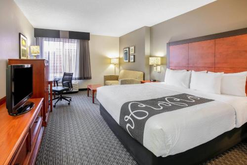 La Quinta Inn & Suites by Wyndham DFW Airport South / Irving in Dallas (TX) La Quinta Inn & Suites by Wyndham DFW Airport South / Irving in Dallas (TX)