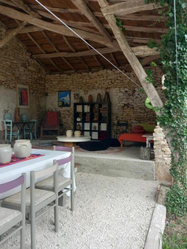 La maison au frêne (La maison au frene) in Lalbenque La maison au frêne (La maison au frene) in Lalbenque