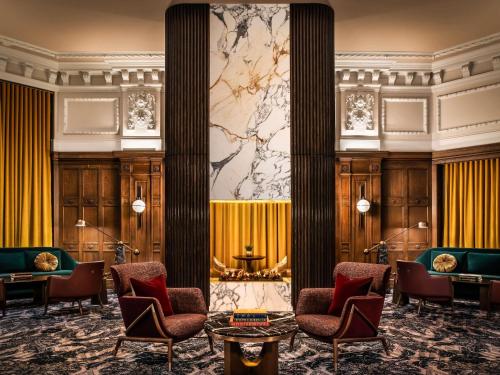 Pub/salon, Fairmont Château Laurier in Ottawa (ON) Pub/salon, Fairmont Château Laurier in Ottawa (ON)