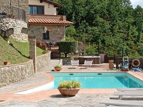 مسبح, Agriturismo Poggio de Papi in Monsummano Terme مسبح, Agriturismo Poggio de Papi in Monsummano Terme
