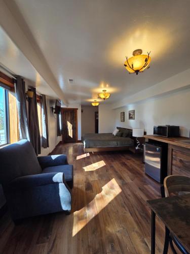 Kennymores Grill and Lodging in Cedaredge Kennymores Grill and Lodging in Cedaredge