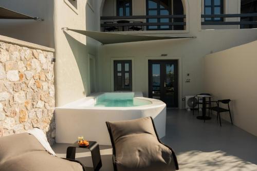 جاكوزي, أجنحة بلاك دايموند (Black Diamond Suites) in أكروتيري جاكوزي, أجنحة بلاك دايموند (Black Diamond Suites) in أكروتيري