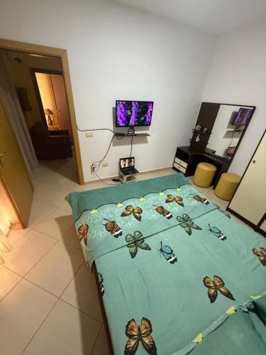 Two-Bedroom Apartment with Balcony and Terrace image 2