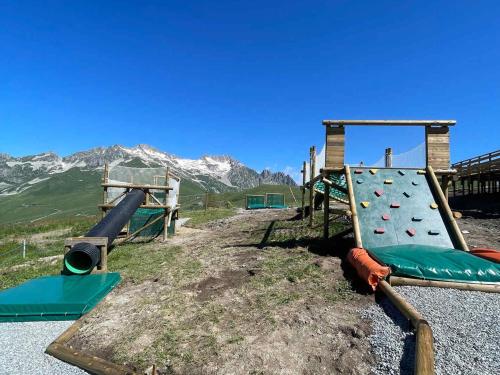 Studio confortable 4 pers, proche pistes, casier a skis - FR-1-807-91 in Montgellafrey Studio confortable 4 pers, proche pistes, casier a skis - FR-1-807-91 in Montgellafrey