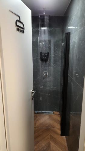 Jeru Caps CityCenter in Jerusalem Jeru Caps CityCenter in Jerusalem