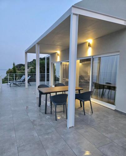 Thalasson Beach House in Agios Georgios Thalasson Beach House in Agios Georgios