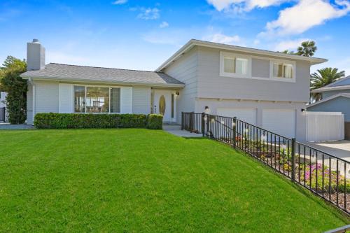 "Stunning Entertainment Home with Pool, Jacuzzi, Golf, Bocce Ball & Scenic Views!" in San Carlos "Stunning Entertainment Home with Pool, Jacuzzi, Golf, Bocce Ball & Scenic Views!" in San Carlos