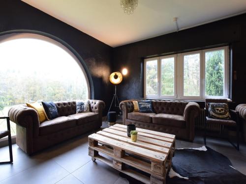 غرف النزلاء, Ardennes Retreat for Groups, cleaning included in Belhez غرف النزلاء, Ardennes Retreat for Groups, cleaning included in Belhez