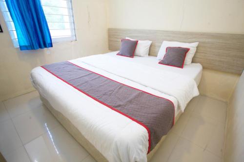 Nusantara Bunga By Reccoma near Melrimba Garden Restaurant Nusantara Bunga By Reccoma near Melrimba Garden Restaurant