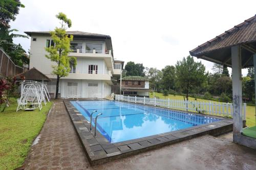 Nusantara Bunga By Reccoma near Melrimba Garden Restaurant Nusantara Bunga By Reccoma near Melrimba Garden Restaurant