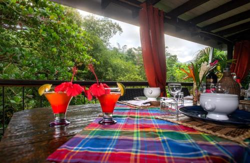 Restaurant, Hibiscus Valley Inn in Marigot Restaurant, Hibiscus Valley Inn in Marigot
