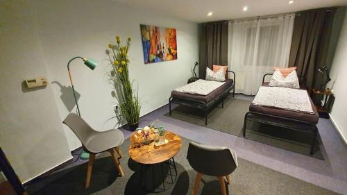 Gemutliche Ferienwohnung Berlin fur 9 Personen in Hohenschönhausen Gemutliche Ferienwohnung Berlin fur 9 Personen in Hohenschönhausen