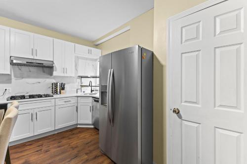 Totally Renovated 3Br Apartment in Newton (Massachusetts) Totally Renovated 3Br Apartment in Newton (Massachusetts)