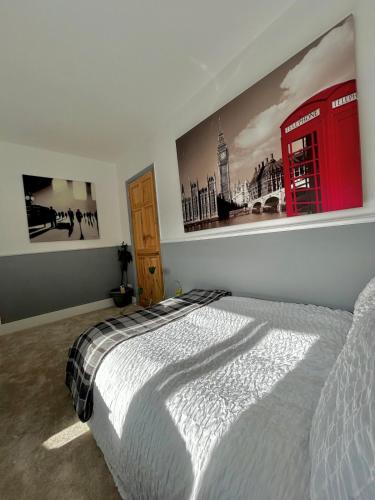 Luxury 4 Bed Home Sleeps 9, Games Room, Parking in Huyton Luxury 4 Bed Home Sleeps 9, Games Room, Parking in Huyton