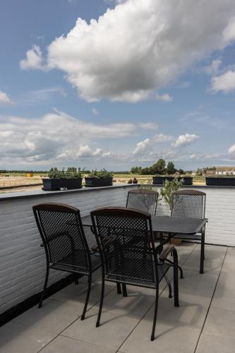 Exterior view, The White House Apartment in Tholen Exterior view, The White House Apartment in Tholen