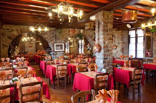 Restoran, La Vieille Auberge in Mont Saint-Michel Restoran, La Vieille Auberge in Mont Saint-Michel