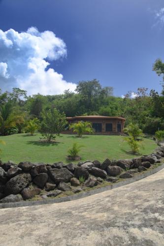 Exterior view, Grenada Countryside Cabin in Becke Moui Exterior view, Grenada Countryside Cabin in Becke Moui