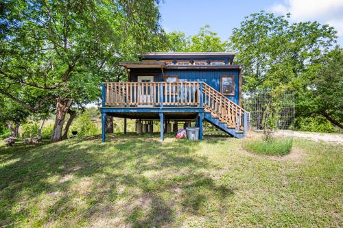 Bandera Stronghold - Crazy Horse Cabin in Bandera Bandera Stronghold - Crazy Horse Cabin in Bandera