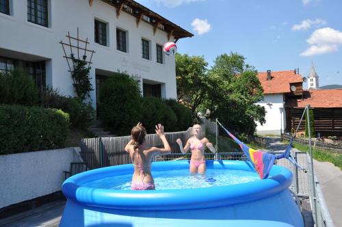 This photo about Vier Jahreszeiten shared on HyHotel.com