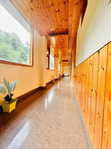Hotel Himalayan Valley View Retreat - Best Selling Riverside Hotel in Manali in Gadherni Hotel Himalayan Valley View Retreat - Best Selling Riverside Hotel in Manali in Gadherni