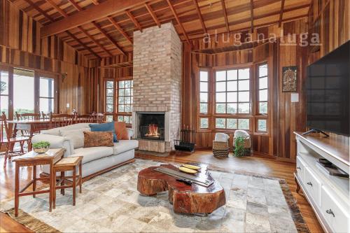 Colina das Araucárias Natureza Família serra (Colina das Araucarias Natureza Familia serra) in Rancho Queimado Colina das Araucárias Natureza Família serra (Colina das Araucarias Natureza Familia serra) in Rancho Queimado