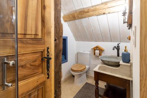 Bathroom, Chez Jacquou in Bouniagues Bathroom, Chez Jacquou in Bouniagues