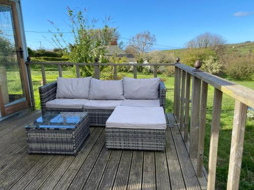 Badger Banc in Moylgrove Badger Banc in Moylgrove