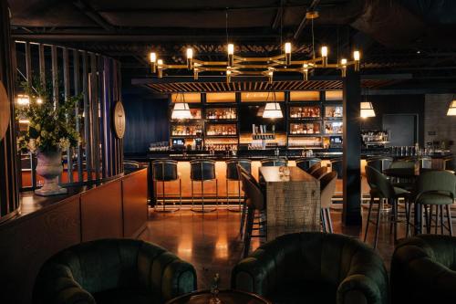酒吧/高級酒吧, The Trail Hotel in 巴茲敦 酒吧/高級酒吧, The Trail Hotel in 巴茲敦