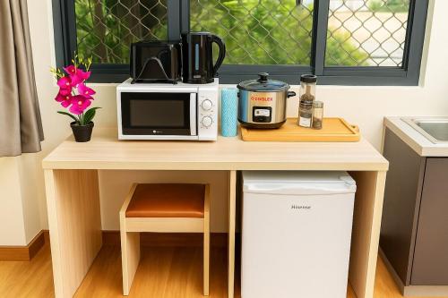 Apia Studio w 2 Beds, Secure, AC, Washer, Dryer, Kitchen, WiFi in Vaitele Apia Studio w 2 Beds, Secure, AC, Washer, Dryer, Kitchen, WiFi in Vaitele