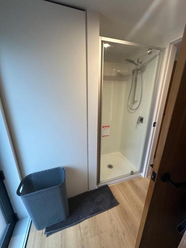 دش, Airport Retreat 4 Bedrooms 8 Guests in برنسايد دش, Airport Retreat 4 Bedrooms 8 Guests in برنسايد