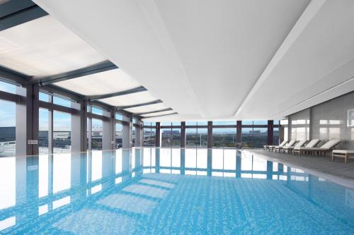 Swimming pool, Hyatt Place Shanghai Hongqiao Cbd in Hongqiao Airport and National Convention Center Swimming pool, Hyatt Place Shanghai Hongqiao Cbd in Hongqiao Airport and National Convention Center