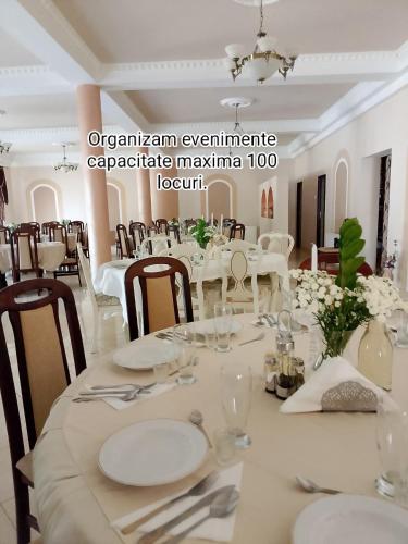 Svečana sala, Pensiunea Lari in Baile Felix Svečana sala, Pensiunea Lari in Baile Felix