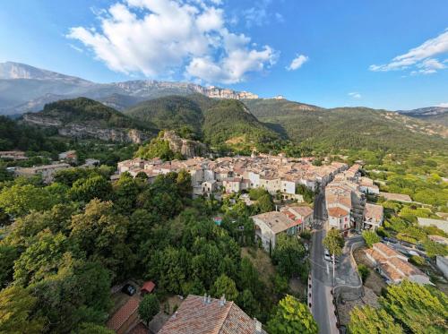 Maison typique en plein cœur du village in Chatillon-En-Diois Maison typique en plein cœur du village in Chatillon-En-Diois