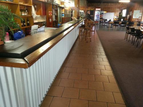 Szolgáltatások, Tullah Tavern in Tullah Szolgáltatások, Tullah Tavern in Tullah
