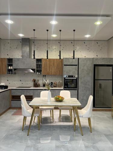 Kitchen, تريفانا شاليه trevana chalett in Ibri Kitchen, تريفانا شاليه trevana chalett in Ibri