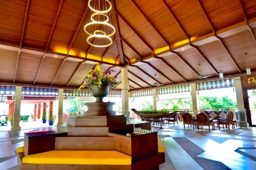 Horizon Karon Beach Resort & Spa in Karon Horizon Karon Beach Resort & Spa in Karon